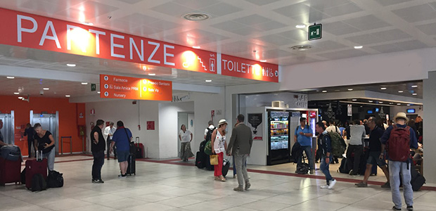 20/04/2022 – Aeroporto di Palermo, arrivano tardi all’imbarco: spinte, calci e pugni a due dipendenti