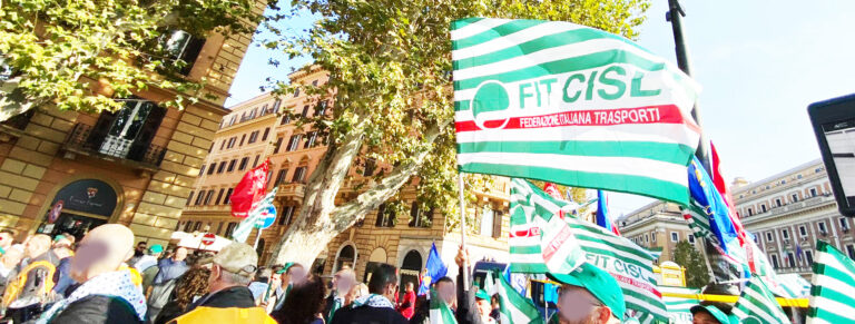 17/11/2025 – Trasporti, Sindacati: “Inaccettabile e fortemente lesivo prevedere l’obbligo per i lavoratori di dichiarare in anticipo l’adesione agli scioperi”